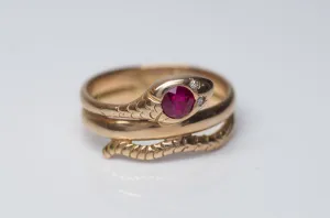 VINTAGE RUBY AND DIAMOND GOLD SNAKE RING