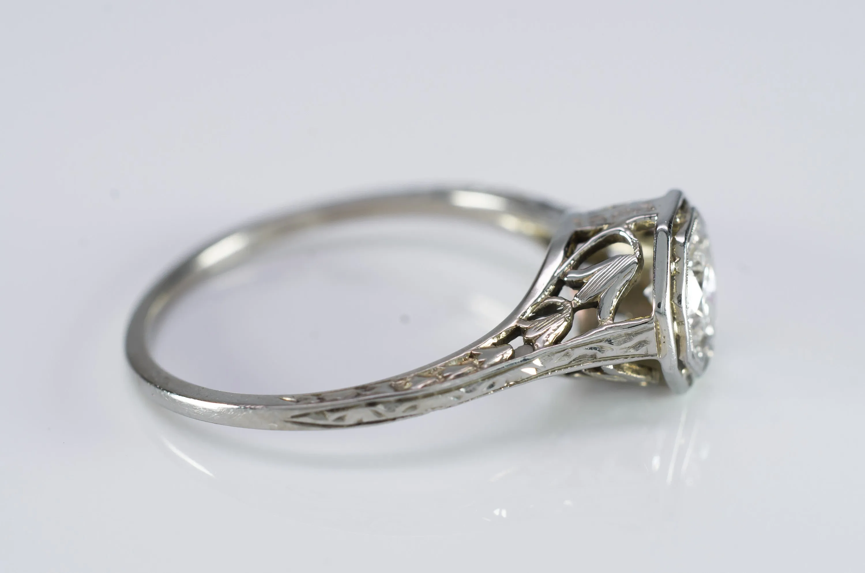 VINTAGE  WHITE GOLD OCTAGONAL SETTING DIAMOND RING