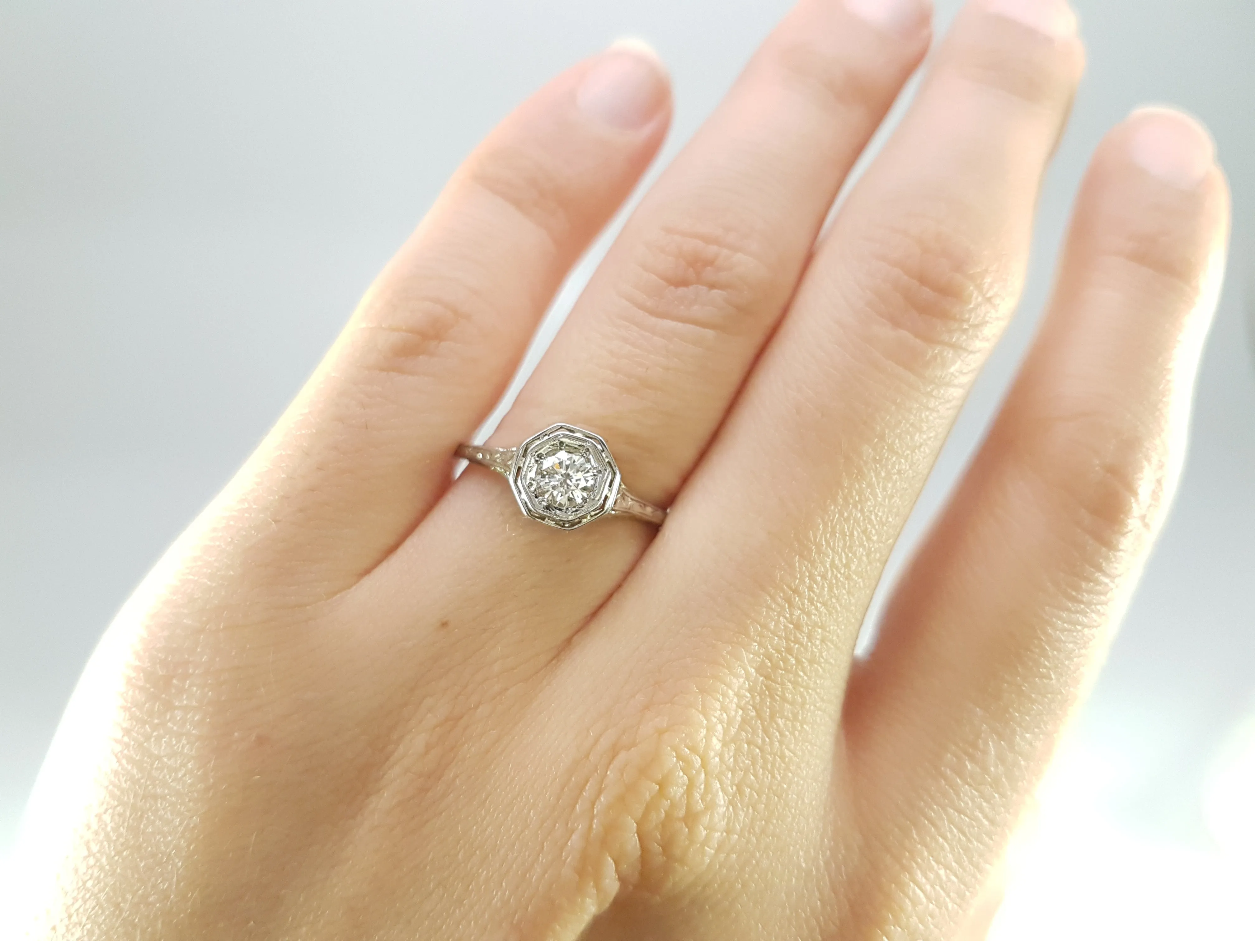 VINTAGE  WHITE GOLD OCTAGONAL SETTING DIAMOND RING