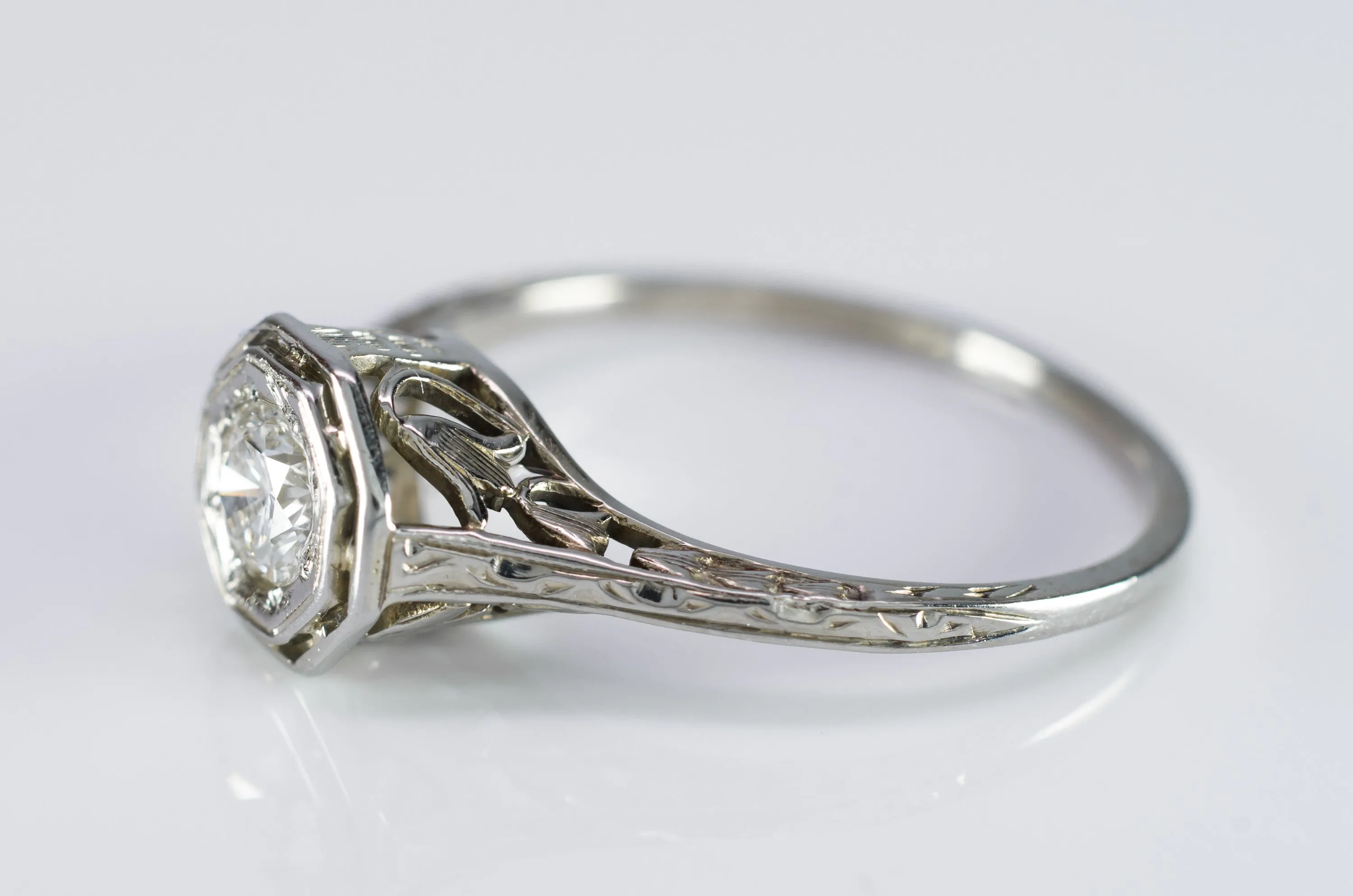 VINTAGE  WHITE GOLD OCTAGONAL SETTING DIAMOND RING