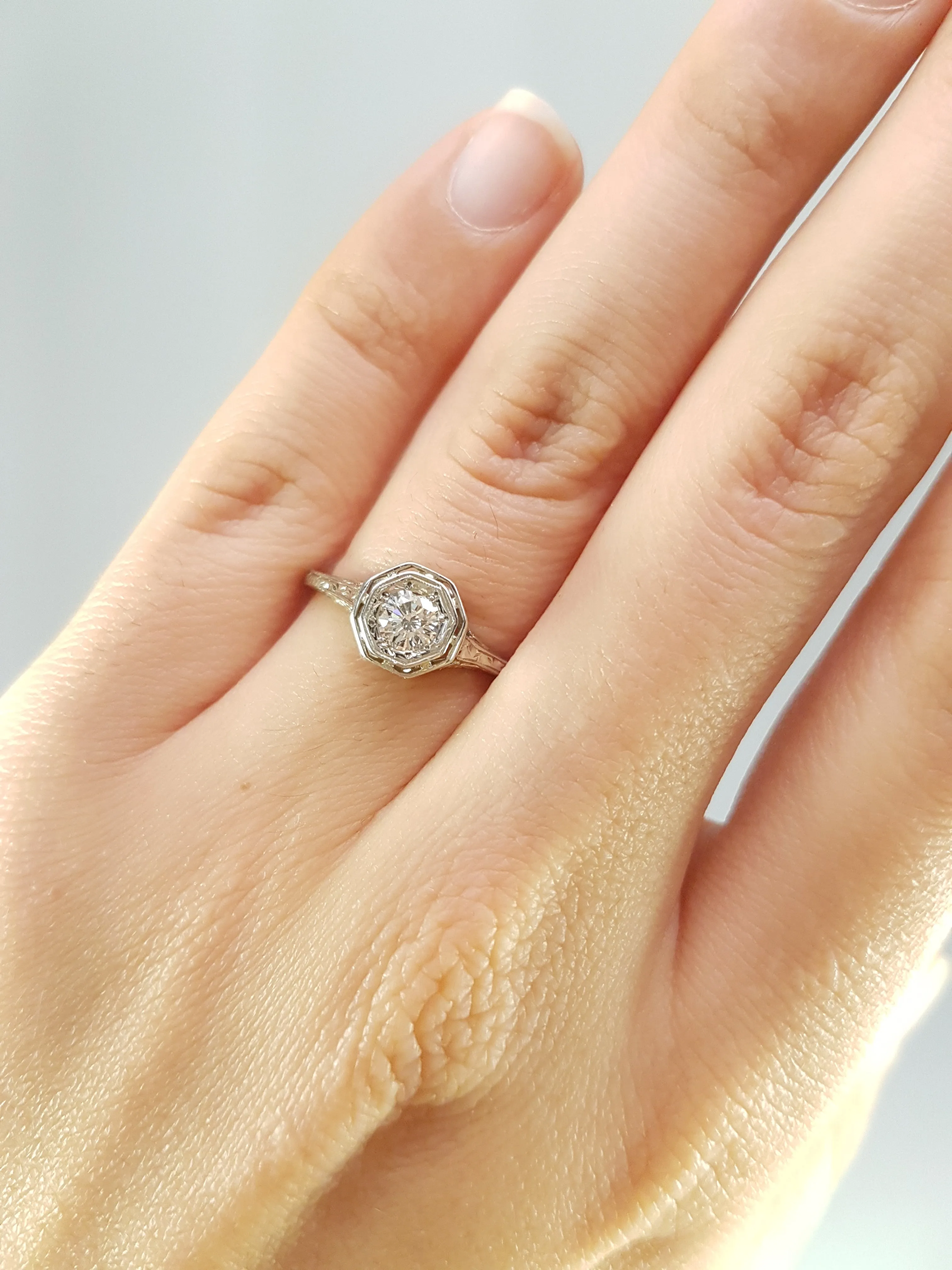 VINTAGE  WHITE GOLD OCTAGONAL SETTING DIAMOND RING
