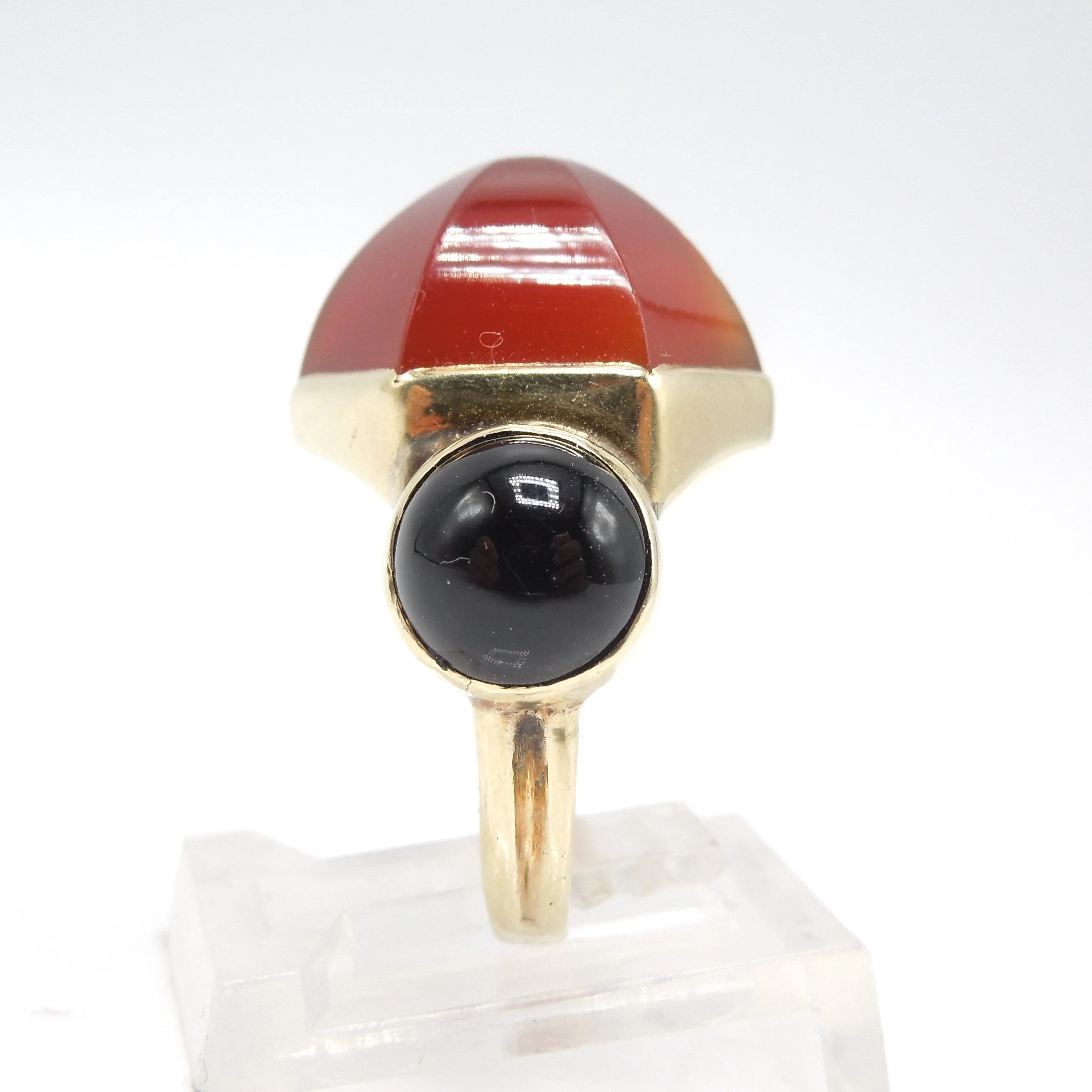 Vintage Yellow Gold Geometric Ring with Hexagonal Carnelian and Round Onyx