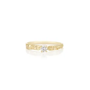 Women's diamond ring - MAGMA
