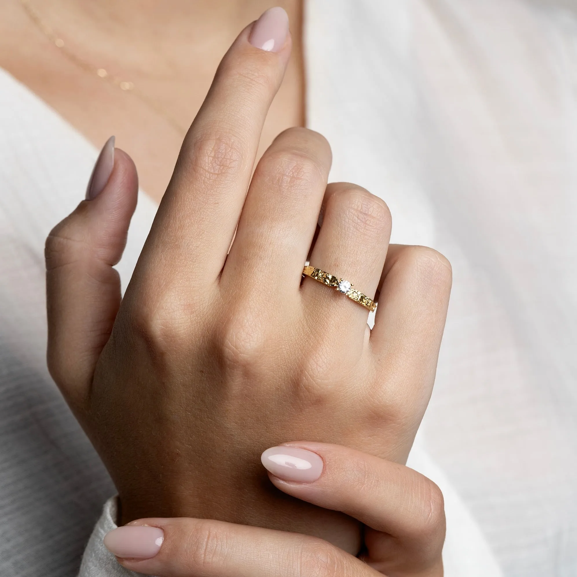 Women's diamond ring - MAGMA