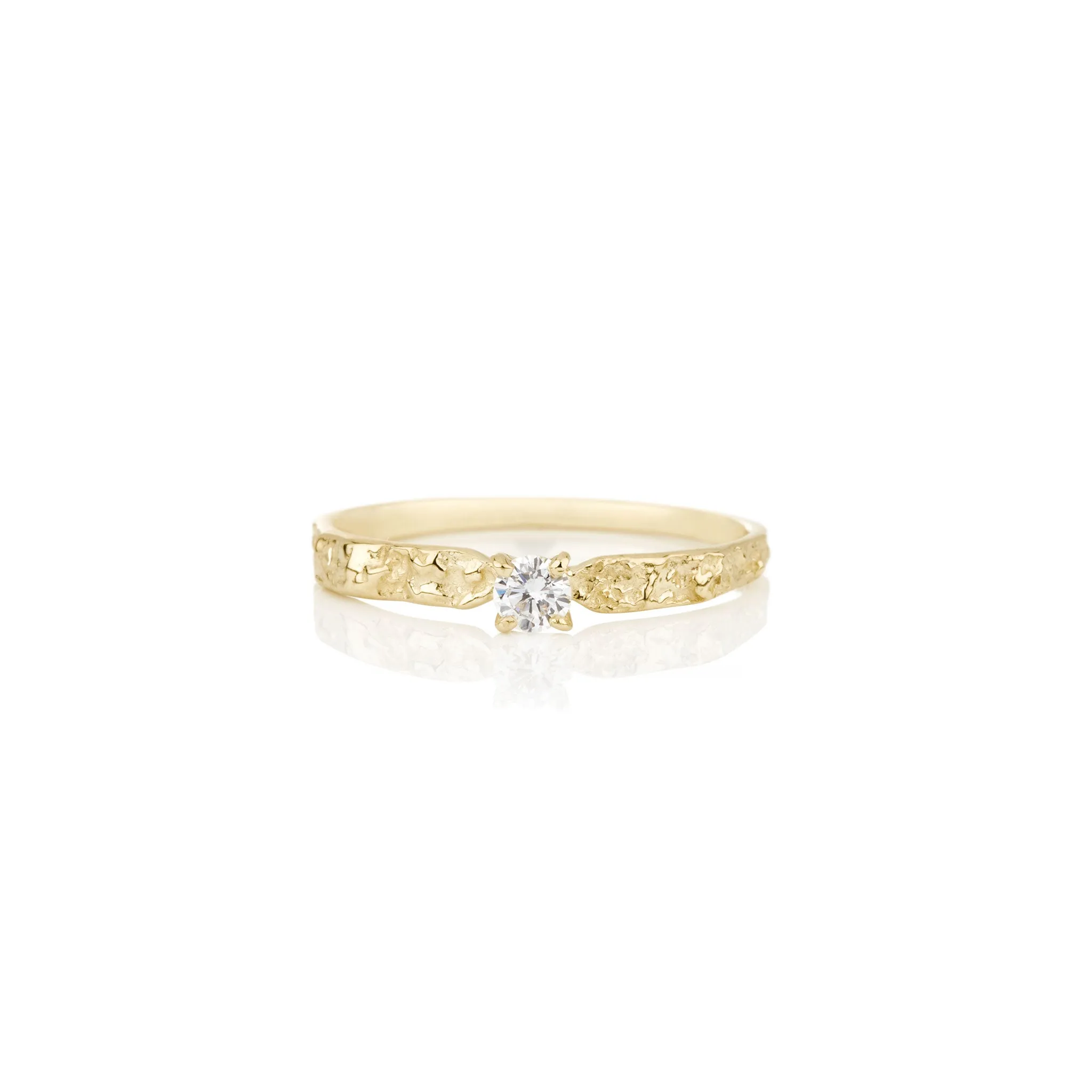 Women's diamond ring - MAGMA